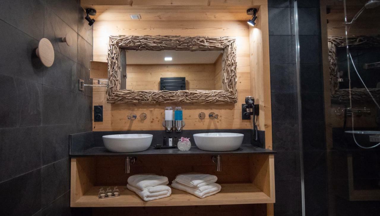 Level Mountain Apartment